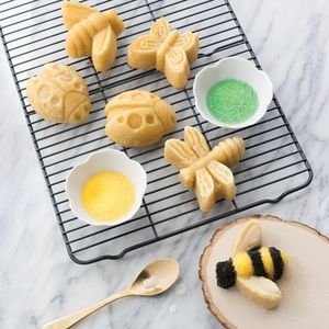 Nordic Ware Backyard Bugs Pan